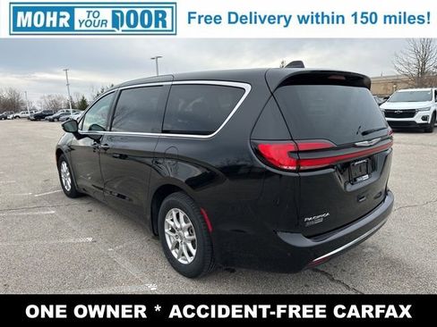 Used 2024 Chrysler Pacifica Touring-L image 7