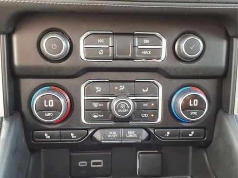 Used 2023 Chevrolet Tahoe LT w/ LT Signature Package AWD/4WD image 22