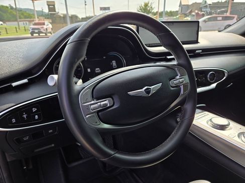 Used 2023 Genesis GV70 2.5T w/ Select Package AWD/4WD image 11