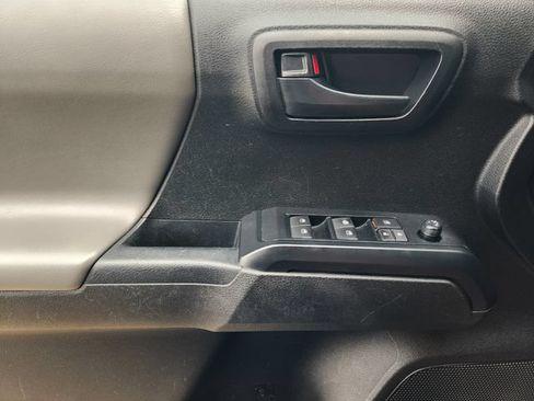 Used 2022 Toyota Tacoma SR w/ SR Convenience Package RWD image 24
