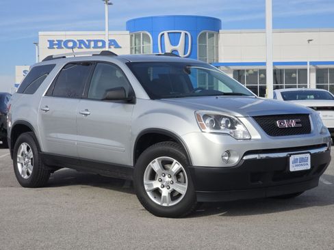 Used 2011 GMC Acadia SLE image 2