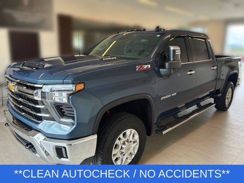 Used 2025 Chevrolet Silverado 2500 LTZ w/ LTZ Plus Package AWD/4WD image 4
