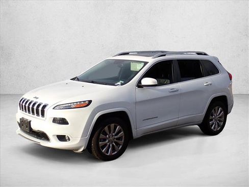 Used 2017 Jeep Cherokee Overland AWD/4WD image 11
