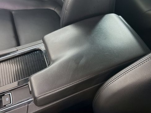 Used 2020 Jaguar F-PACE Premium image 18