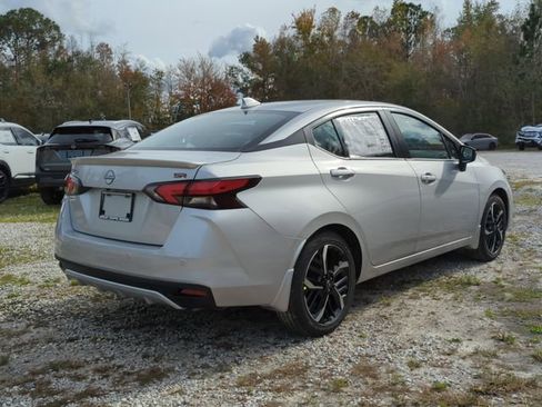 New 2025 Nissan Versa SR w/ Trunk Package FWD image 8