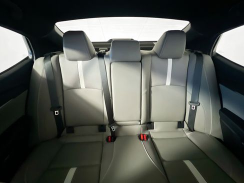 Used 2026 Toyota Camry SE w/ Multimedia Upgrade Package FWD image 31
