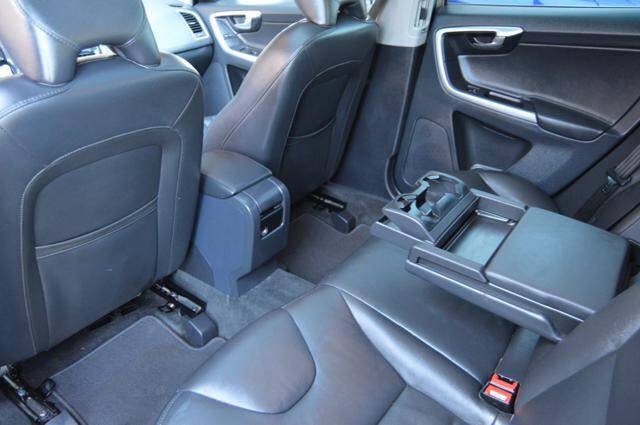 Used 2015 Volvo XC60 T5 Premier w/ Proximity Package FWD image 26