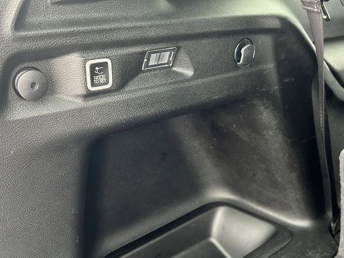 Used 2024 Jeep Grand Cherokee L Limited w/ Luxury Tech Group II image 42