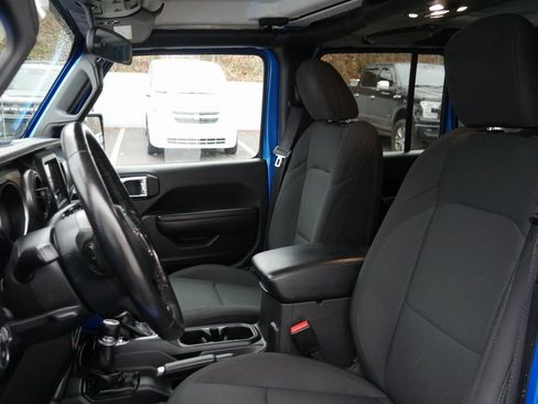 Used 2022 Jeep Wrangler Unlimited Willys image 9