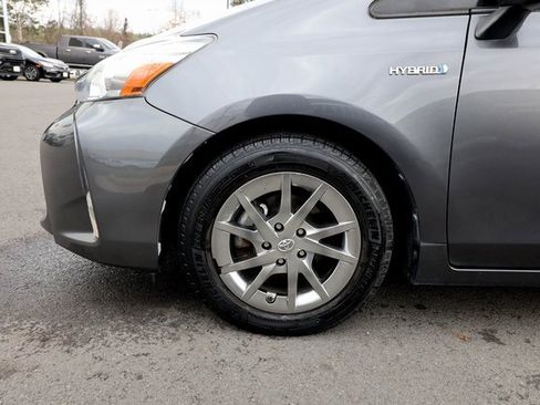 Used 2017 Toyota Prius V Four image 22