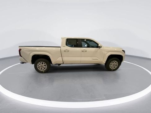Used 2026 Toyota Tacoma SR5 image 9