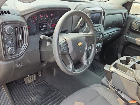 Used 2022 Chevrolet Silverado 1500 Custom AWD/4WD image 16