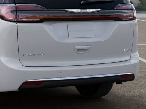 New 2026 Chrysler Pacifica Select AWD/4WD image 13