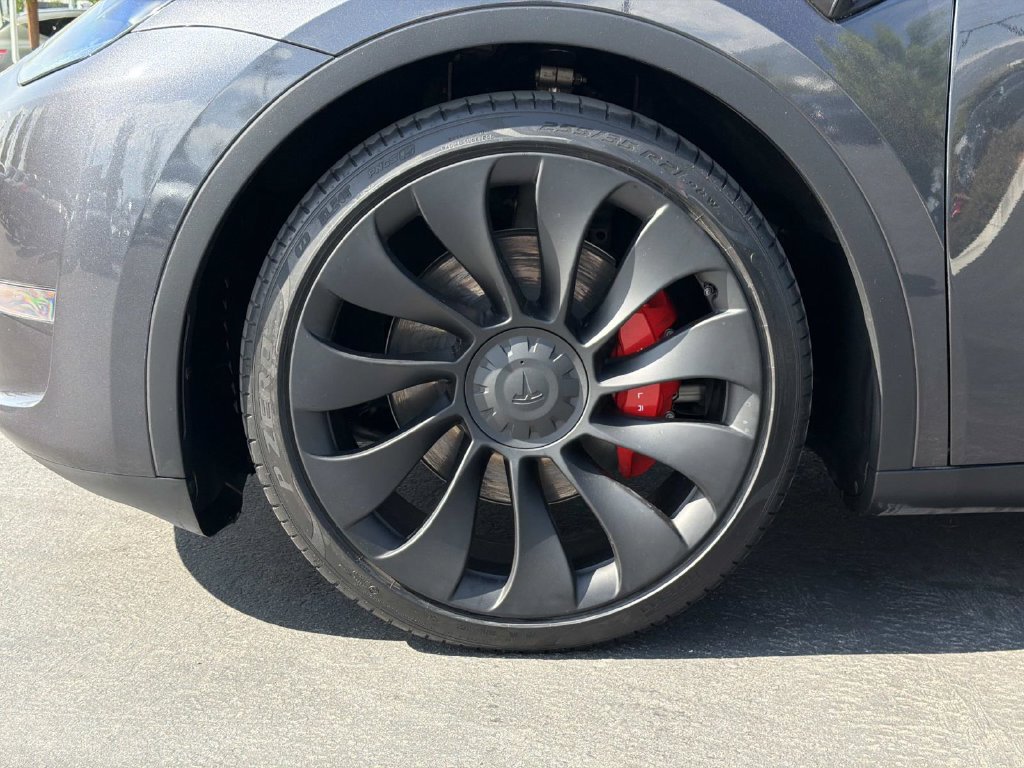 Used 2024 Tesla Model Y Performance AWD/4WD image 23