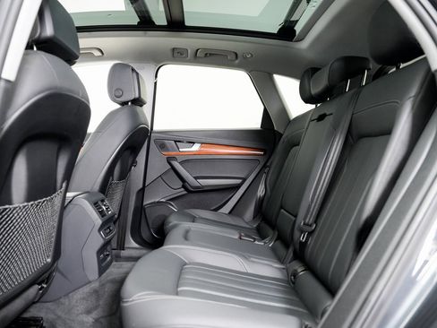 Used 2023 Audi Q5 2.0T Premium w/ Convenience Package image 22