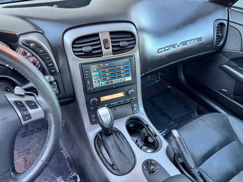 Used 2007 Chevrolet Corvette Coupe w/ Preferred Equipment Group RWD image 24