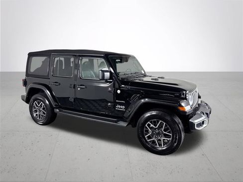 Used 2024 Jeep Wrangler Unlimited Sahara w/ Technology Group AWD/4WD image 5