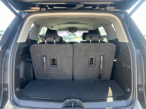 Used 2021 GMC Acadia SLE w/ Driver Convenience Package FWD image 3