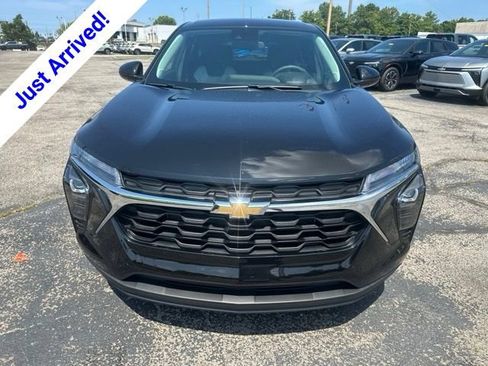 New 2026 Chevrolet Trax LS w/ LS Convenience Package FWD image 8
