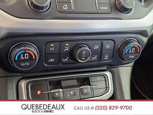 Used 2022 GMC Acadia SLE w/ Driver Convenience Package FWD image 17