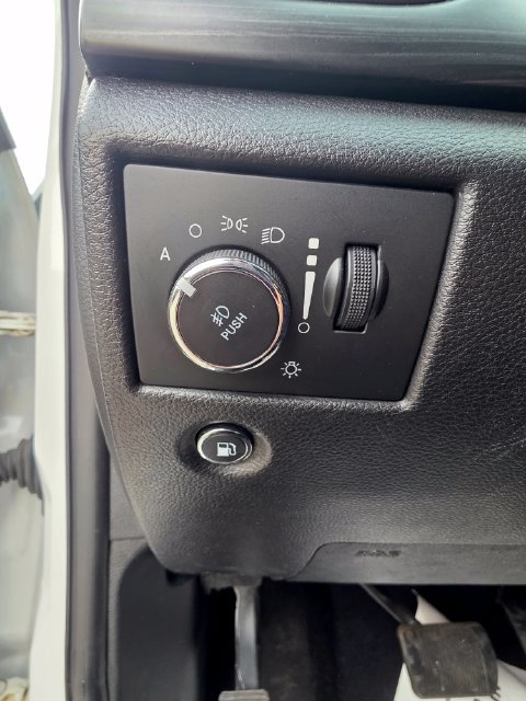 Used 2020 Jeep Grand Cherokee Laredo w/ Security & Convenience Group AWD/4WD image 16