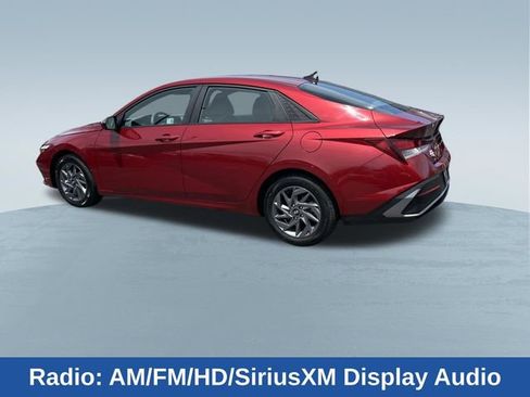 Used 2024 Hyundai Elantra SEL FWD image 8