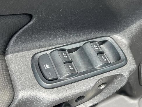 Used 2013 Ford Fiesta SE FWD image 18