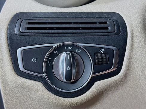 Certified 2022 Mercedes-Benz GLC 300 4MATIC image 11