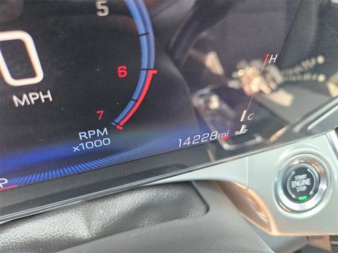 Used 2025 Chevrolet Trax LT w/ LT Convenience Package image 19