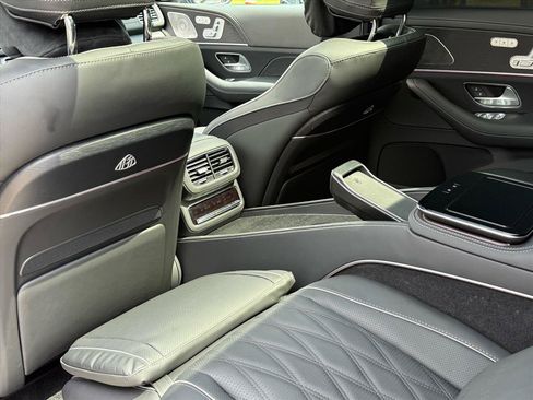 Certified 2025 Mercedes-Benz Maybach GLS 600 4MATIC image 12