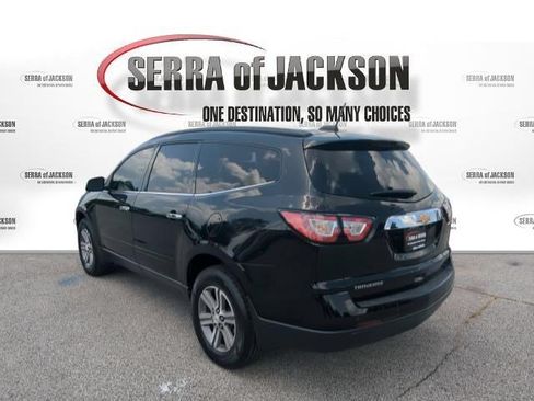 Used 2017 Chevrolet Traverse LT FWD image 6