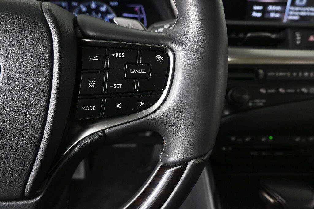 Used 2020 Lexus ES 350 w/ Premium Package FWD image 11