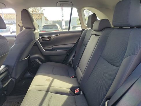 Used 2021 Toyota RAV4 LE image 12