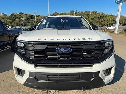 New 2025 Ford Expedition Active image 4