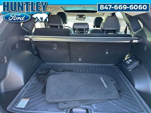 Used 2023 Hyundai Tucson Limited w/ Cargo Package AWD/4WD image 11
