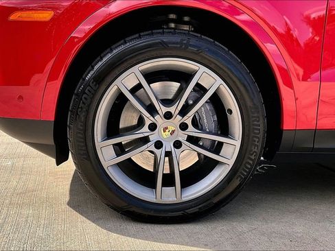 Used 2024 Porsche Cayenne AWD/4WD image 11