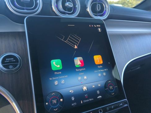 Used 2025 Mercedes-Benz GLC 300 4MATIC image 13