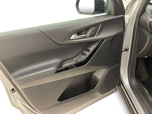 Used 2025 Chevrolet Equinox LT w/ Safety and Technology Package image 13