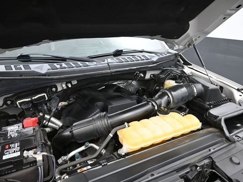 Used 2017 Ford F150 XLT image 11