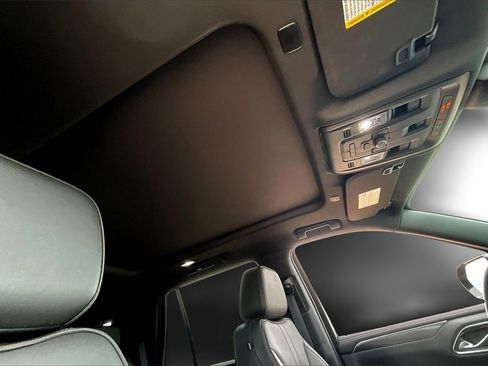 Used 2022 Chevrolet Tahoe RST w/ Luxury Package image 17