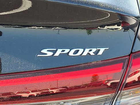 Used 2023 Honda Civic Sport image 10