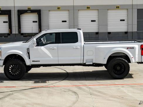 Used 2026 Ford F450 Lariat w/ FX4 Off-Road Package image 6
