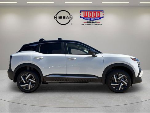 New 2026 Nissan Kicks SV w/ Charging Package FWD image 2
