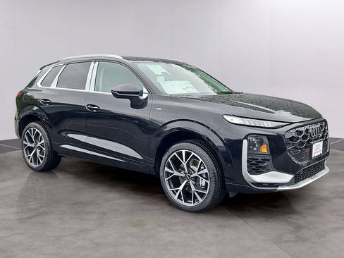 New 2026 Audi Q3 quattro 2.0T AWD/4WD image 2
