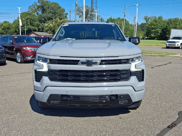 Used 2025 Chevrolet Silverado 1500 RST w/ Convenience Package II AWD/4WD image 2