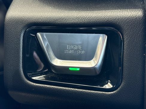 Used 2025 GMC Yukon Denali AWD/4WD image 36