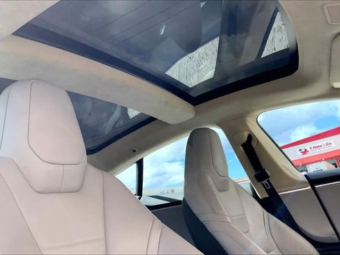 Used 2015 Tesla Model S 70D AWD/4WD image 31