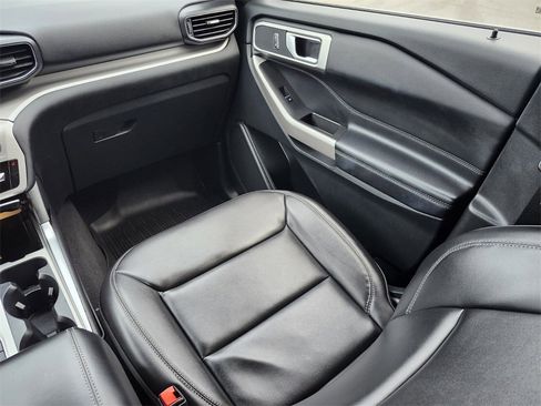 Used 2023 Ford Explorer XLT w/ Equipment Group 202A image 15