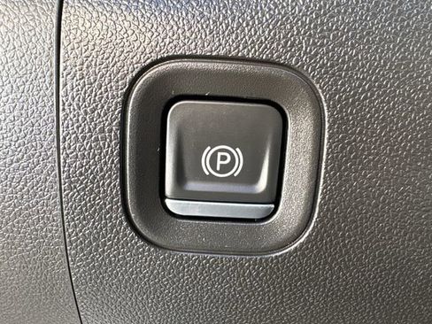 Used 2022 GMC Sierra 2500 SLT w/ SLT Premium Package image 25