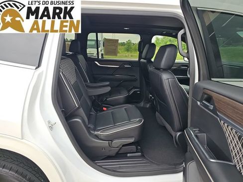 Used 2025 GMC Acadia Denali AWD/4WD image 28